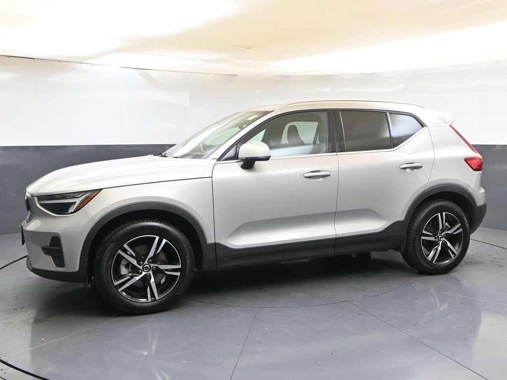 Certified 2025 Volvo XC40 B5 Core Bright Theme SUV