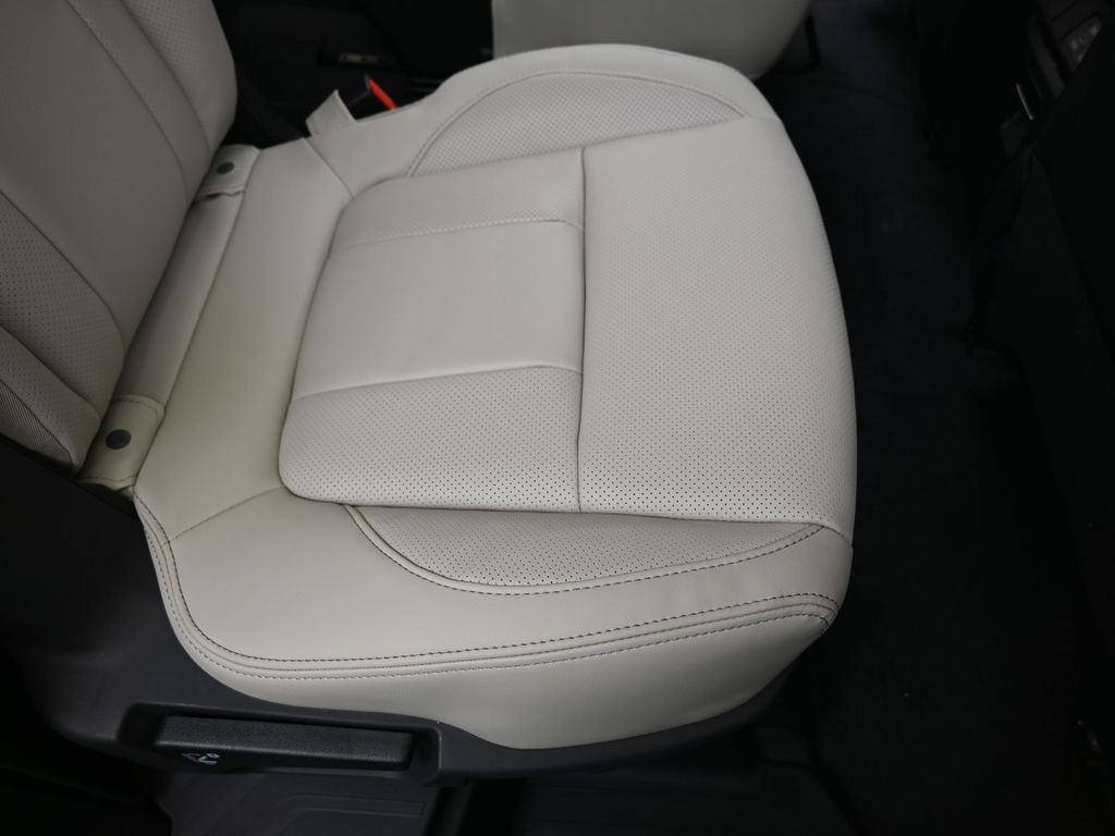 2026 Subaru Ascent Limited - Photo 16