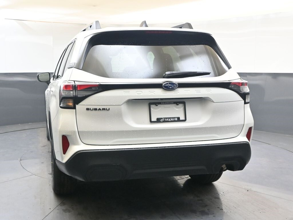 2026 Subaru Forester Premium photo 4
