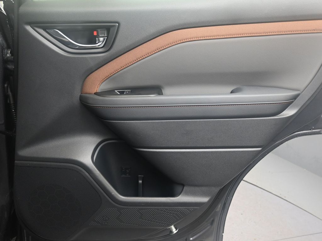 2026 Subaru Forester Sport - Photo 14