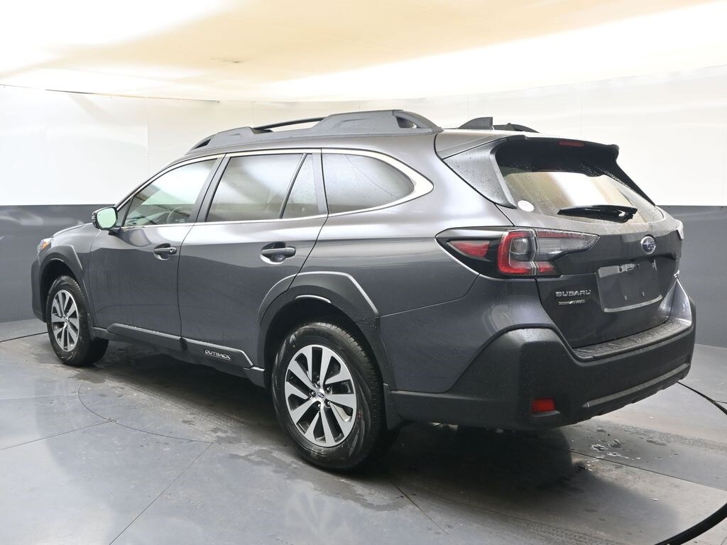2025 Subaru Outback Premium photo 3