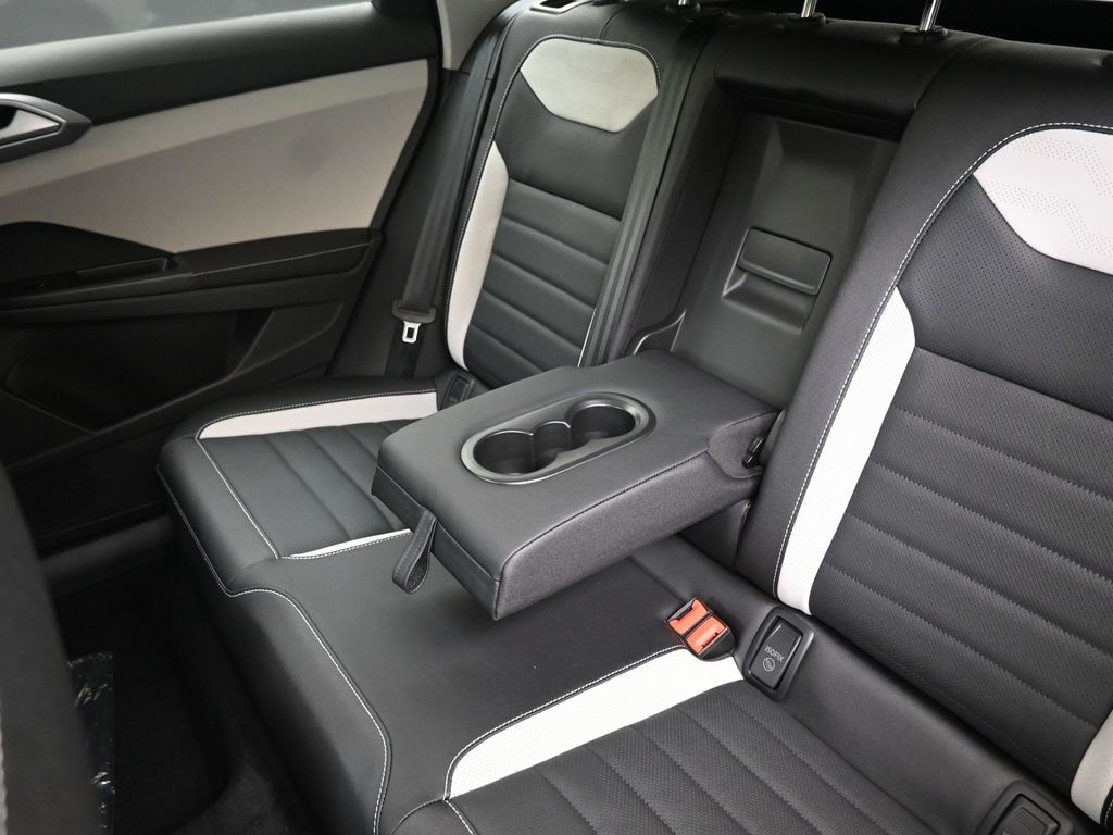 2026 Volkswagen Taos SEL - Photo 19