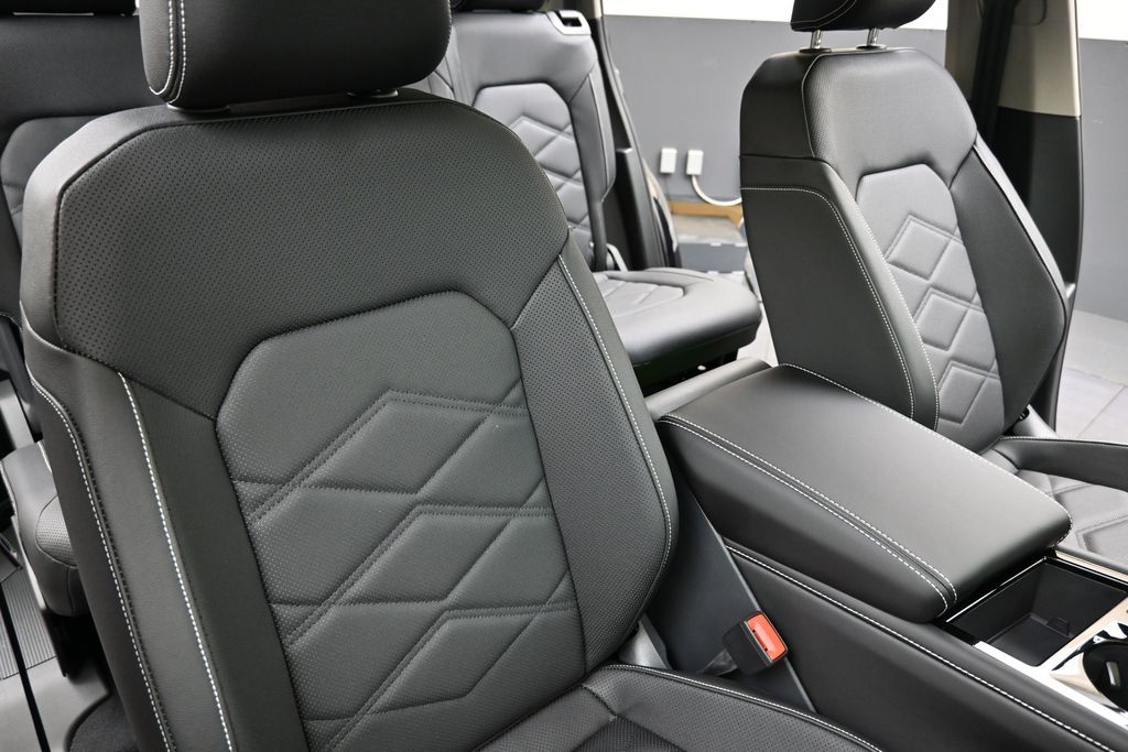2026 Volkswagen Atlas SE w/Tech - Photo 14