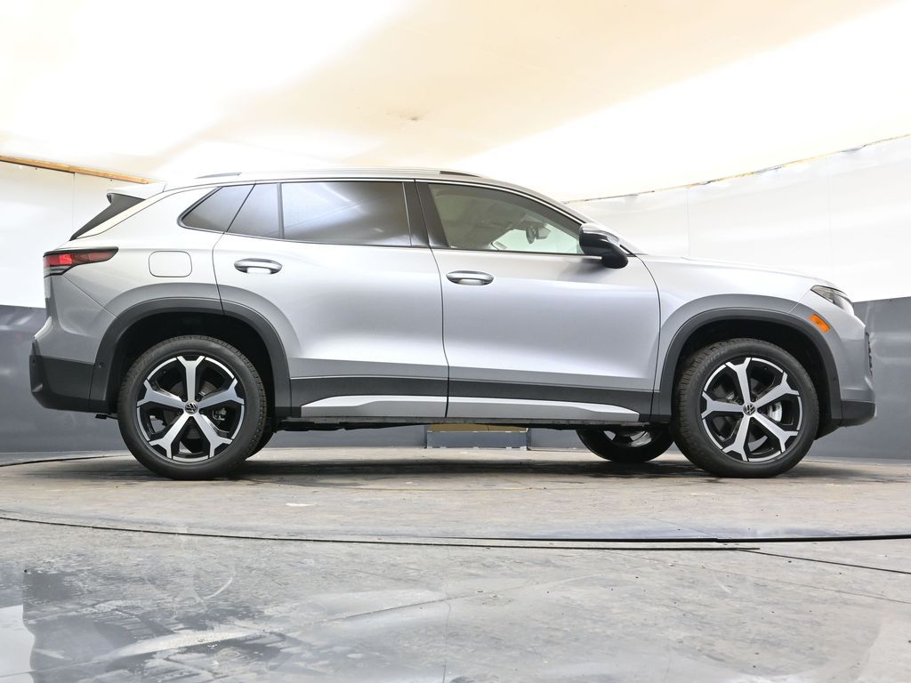 2026 Volkswagen Tiguan SE - Photo 43