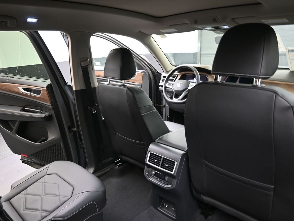 2026 Volkswagen Atlas SE w/Tech - Photo 14
