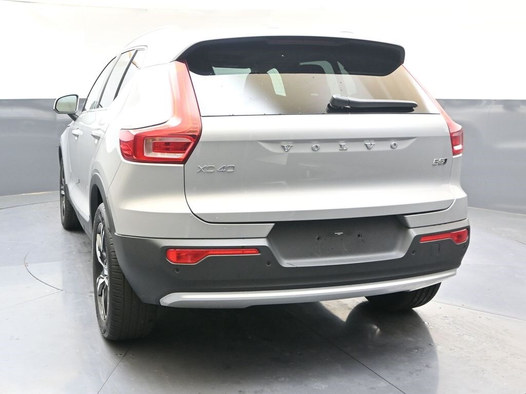Used 2025 Volvo XC40 B5 Core Bright Theme SUV