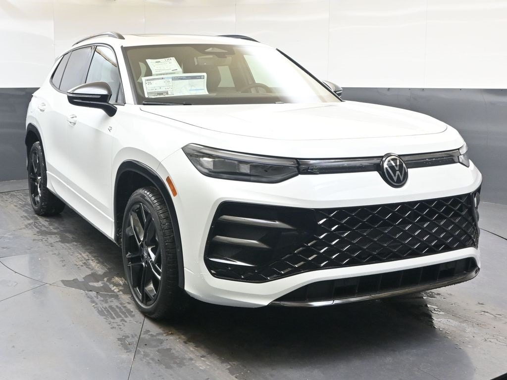 2026 Volkswagen Tiguan SE R-LINE BLACK - Photo 8