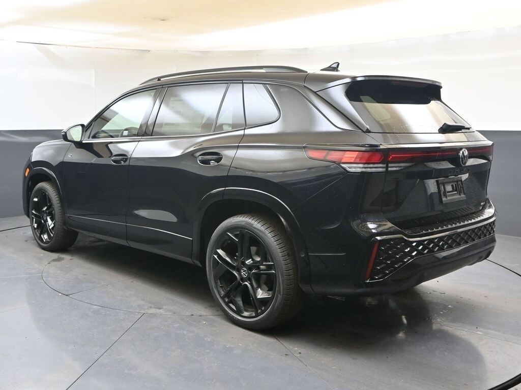 2026 Volkswagen Tiguan SE R-Line Black photo 2