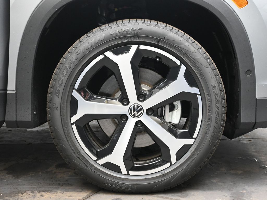 2026 Volkswagen Tiguan SE - Photo 10