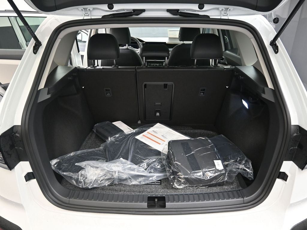 2026 Volkswagen Taos SEL - Photo 17