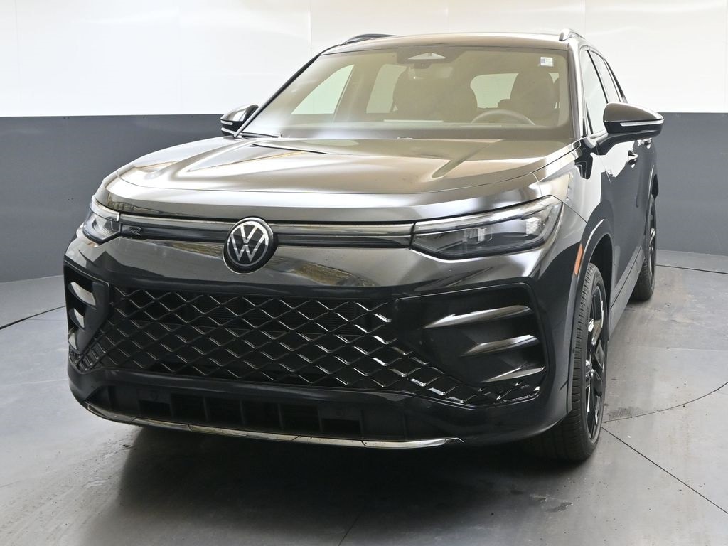 New 2026 Volkswagen Tiguan 2.0T SE R-Line Black SUV
