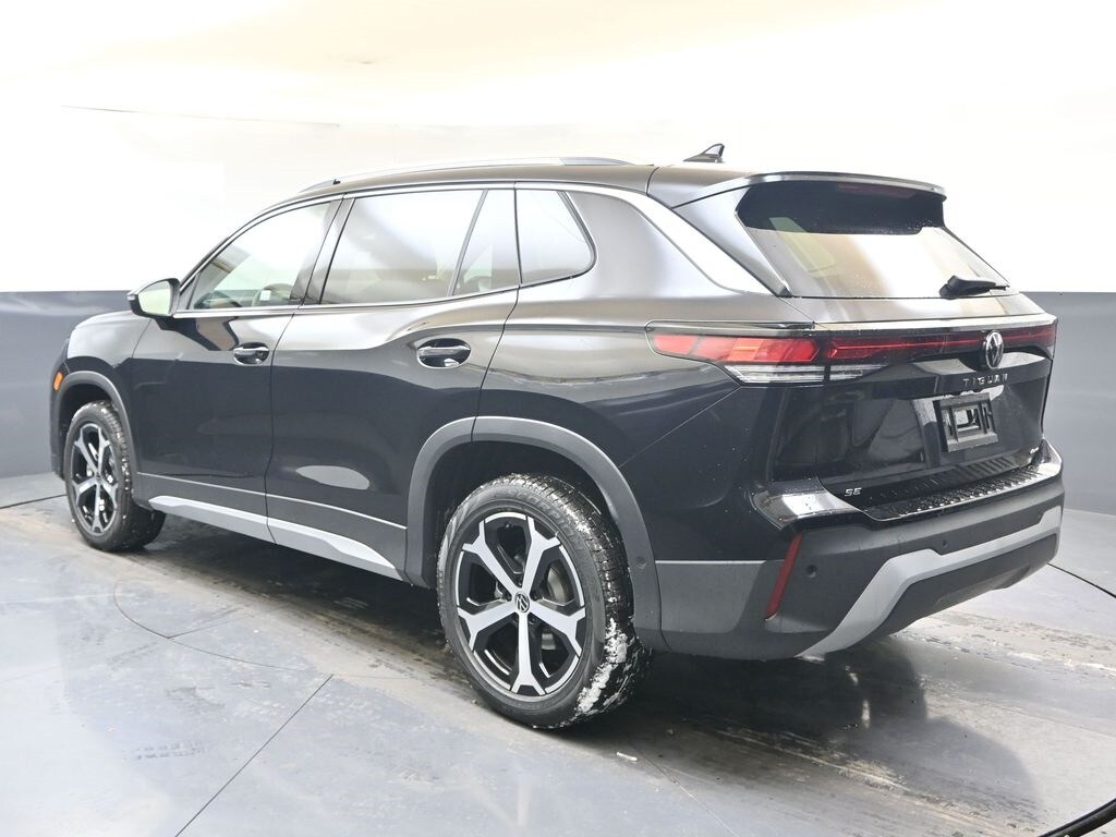 2026 Volkswagen Tiguan SE photo 2