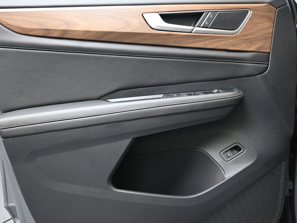 2026 Volkswagen Atlas SE w/Tech - Photo 25