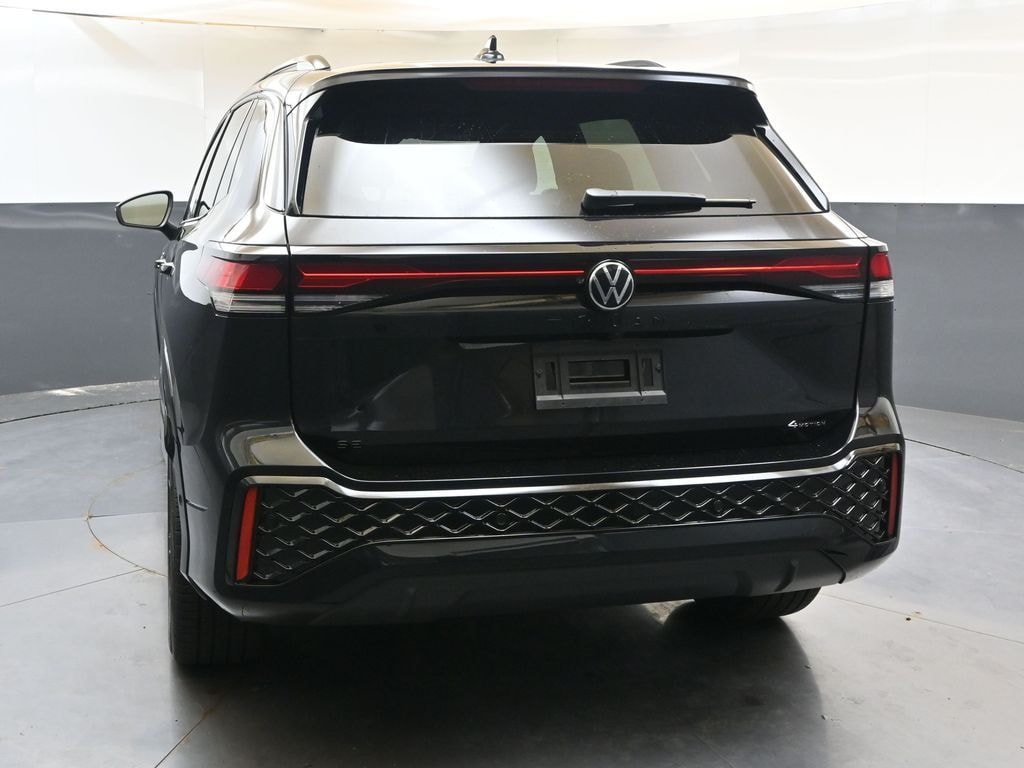 New 2026 Volkswagen Tiguan 2.0T SE R-Line Black SUV