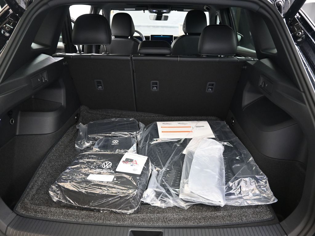 2026 Volkswagen Tiguan SE R-LINE BLACK - Photo 17