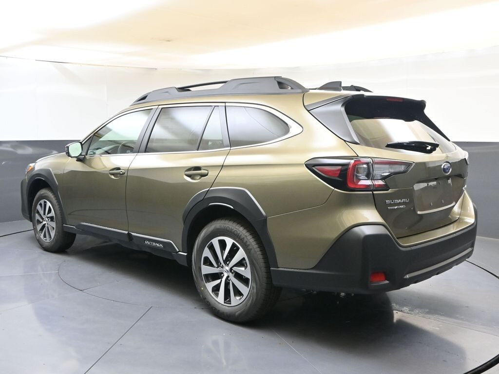 Used 2025 Subaru Outback Premium SUV