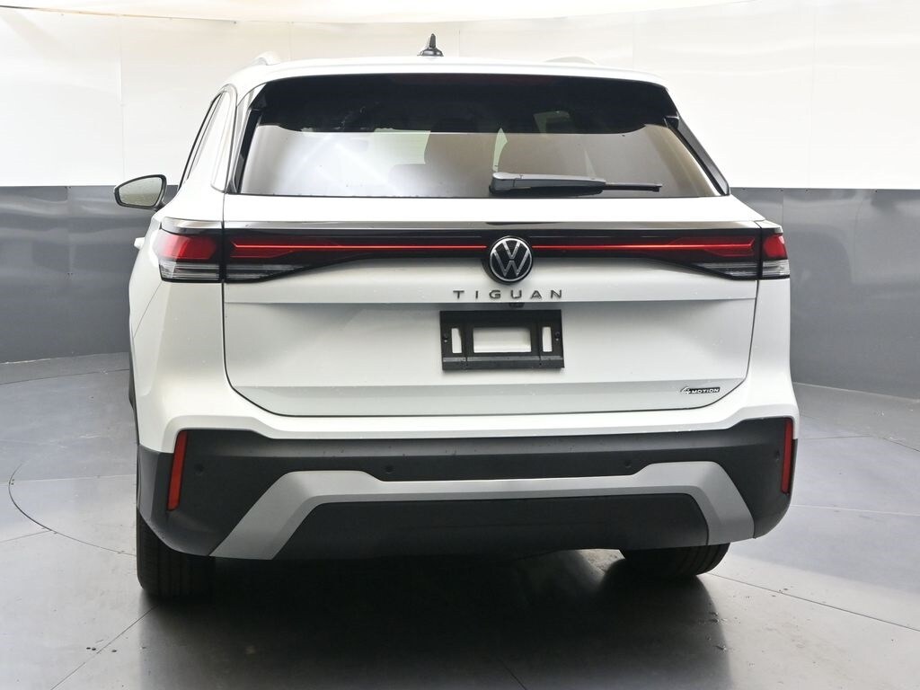 2025 Volkswagen Tiguan S photo 3