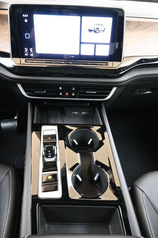 2026 Volkswagen Atlas SE w/Tech - Photo 29