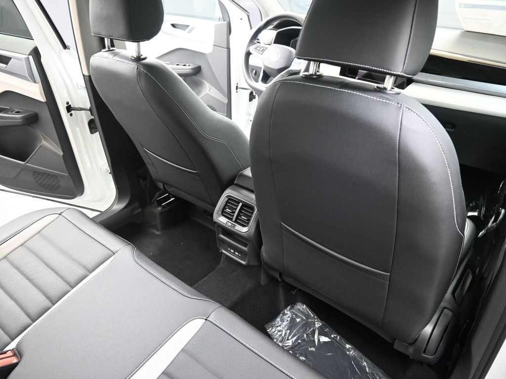 2026 Volkswagen Taos SEL - Photo 15