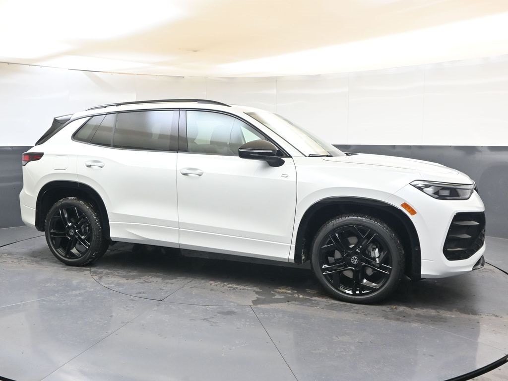 2026 Volkswagen Tiguan SE R-LINE BLACK - Photo 7