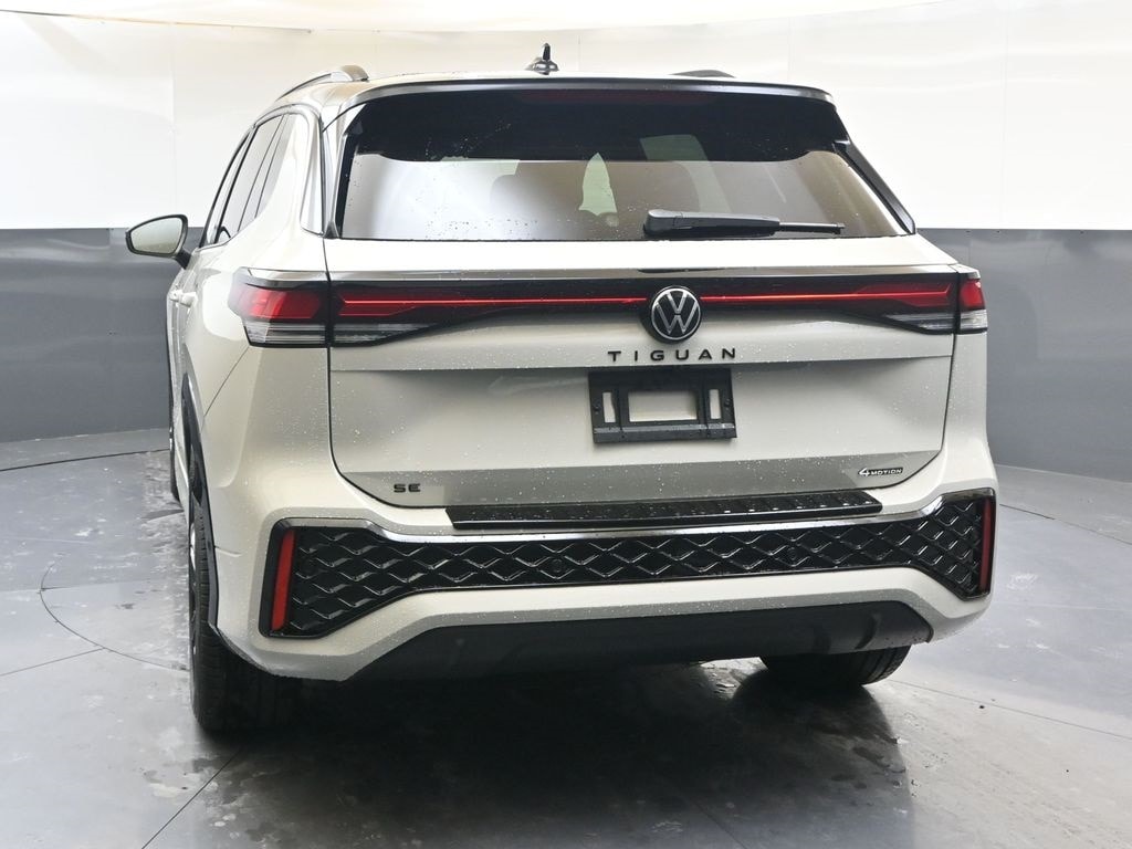 New 2026 Volkswagen Tiguan 2.0T SE R-Line Black SUV