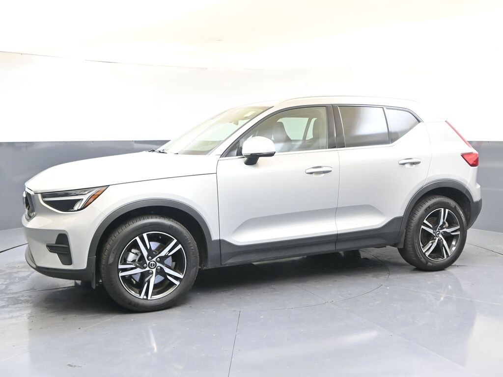 Used 2025 Volvo XC40 B5 Core Bright Theme SUV