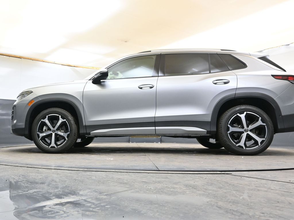 2026 Volkswagen Tiguan SE - Photo 40