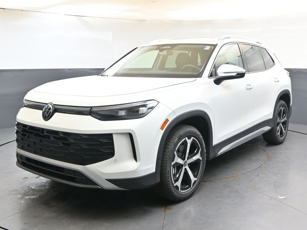 New 2026 Volkswagen Tiguan 2.0T SE SUV