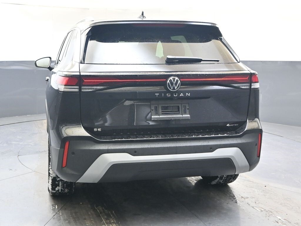 2026 Volkswagen Tiguan SE photo 3