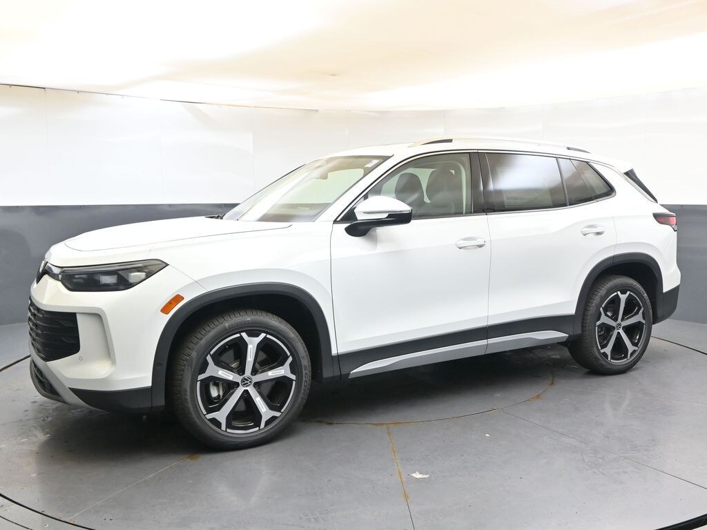 New 2026 Volkswagen Tiguan 2.0T SE SUV