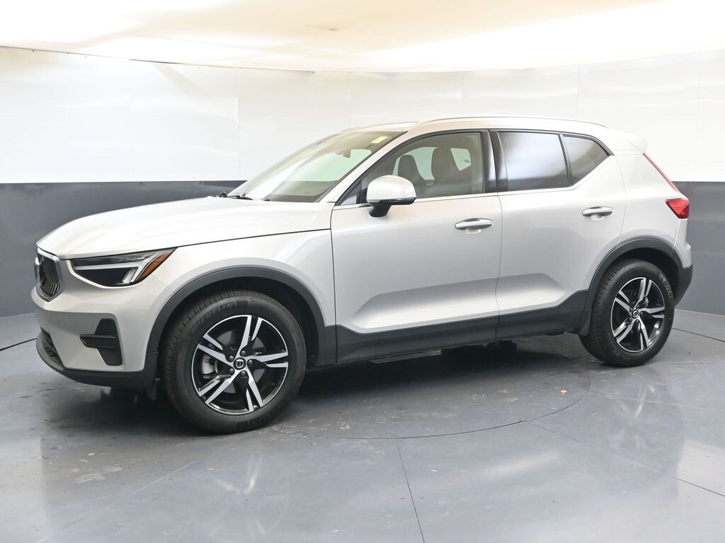 Used 2025 Volvo XC40 B5 Core Bright Theme SUV