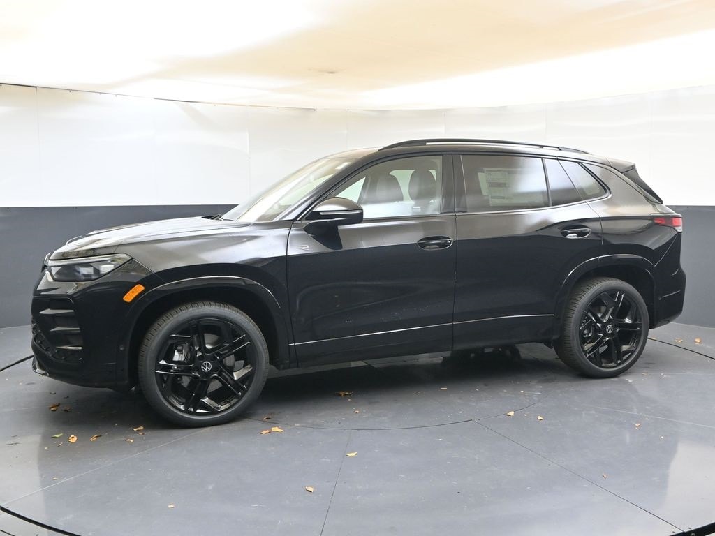 New 2026 Volkswagen Tiguan 2.0T SE R-Line Black SUV