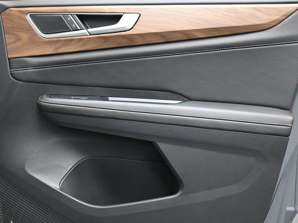 2026 Volkswagen Atlas SE w/Tech - Photo 10