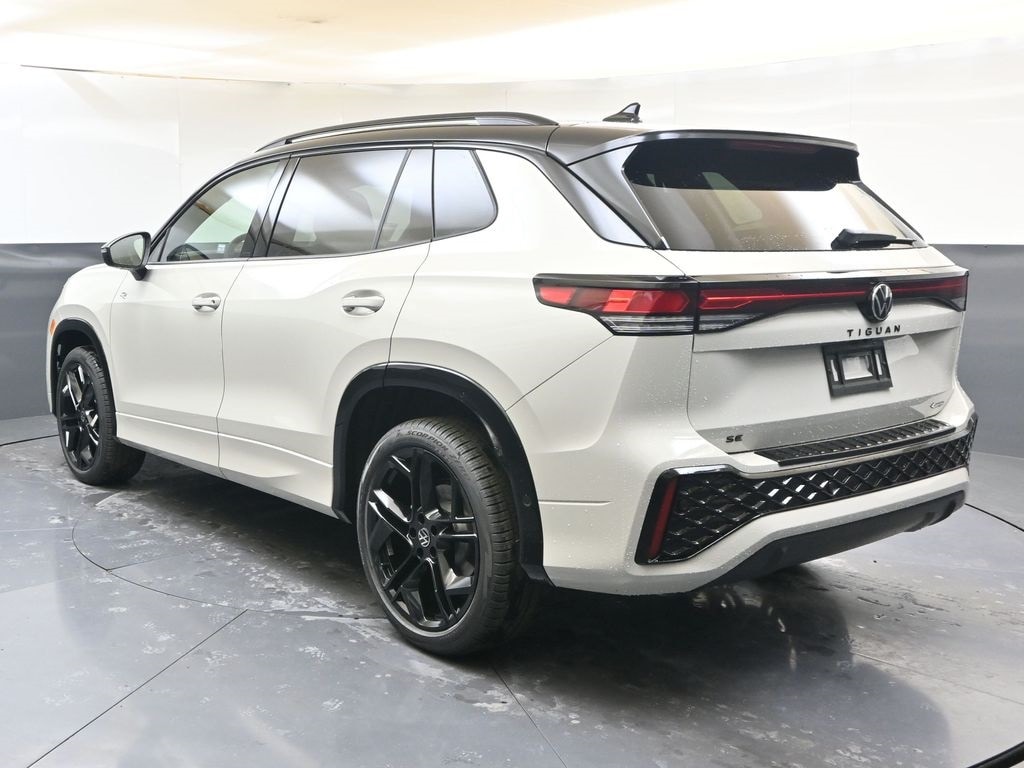 New 2026 Volkswagen Tiguan 2.0T SE R-Line Black SUV