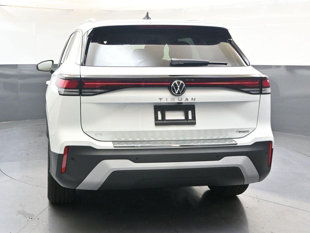 2025 Volkswagen Tiguan SE photo 4