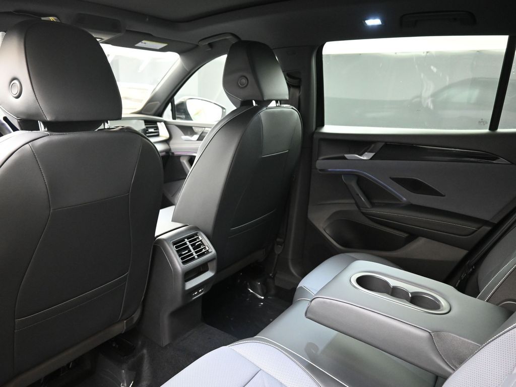 2026 Volkswagen Tiguan SE R-LINE BLACK - Photo 19