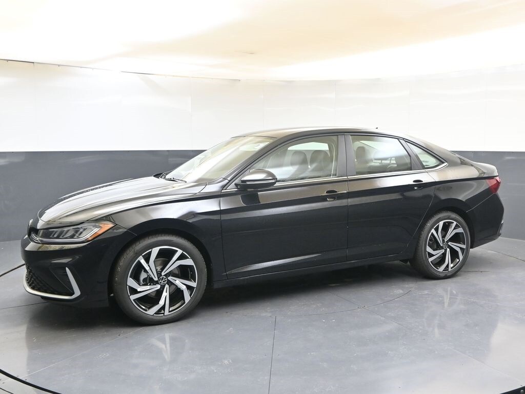 2025 Volkswagen Jetta 1.5T SEL photo 2