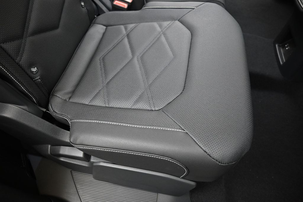 2026 Volkswagen Atlas SE w/Tech - Photo 16