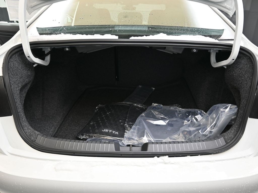 2026 Volkswagen Jetta Sport - Photo 17