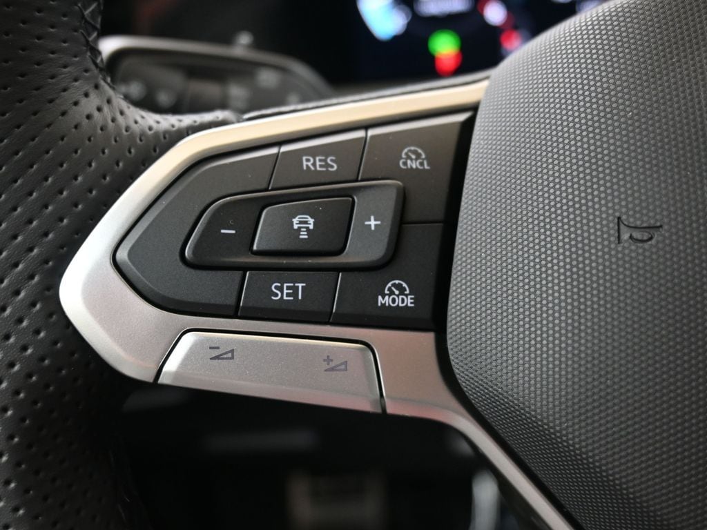 2026 Volkswagen Tiguan SE R-LINE BLACK - Photo 26