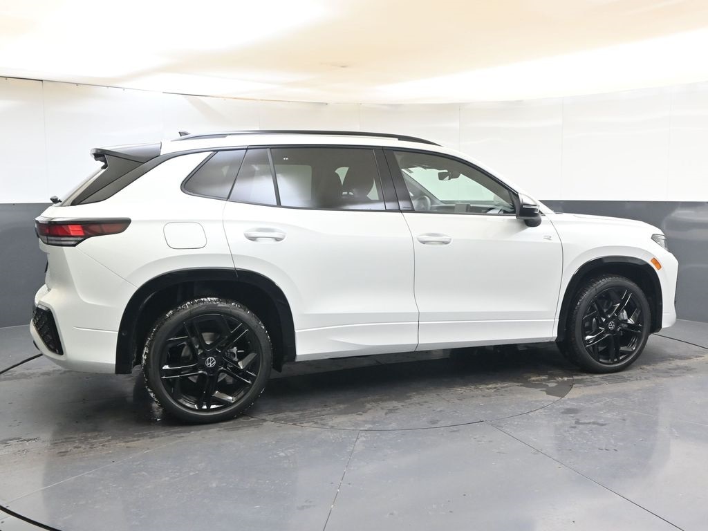 2026 Volkswagen Tiguan SE R-LINE BLACK - Photo 6