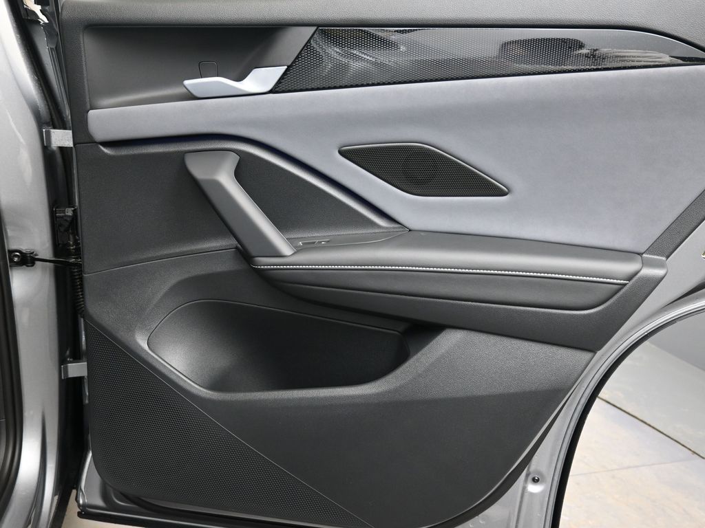 2026 Volkswagen Tiguan SE - Photo 14