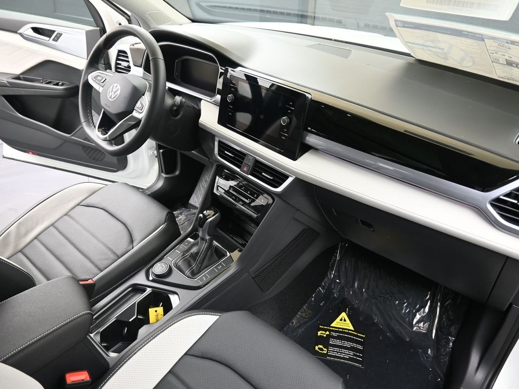 2026 Volkswagen Taos SEL - Photo 12
