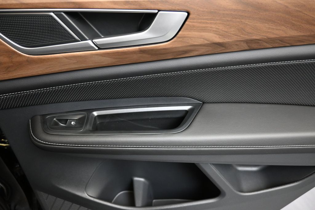 2026 Volkswagen Atlas SE w/Tech - Photo 15