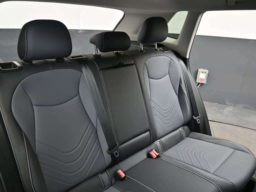 2026 Volkswagen Tiguan SE - Photo 16
