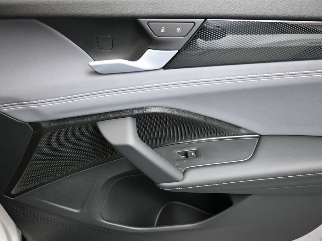 2026 Volkswagen Tiguan SE R-LINE BLACK - Photo 11