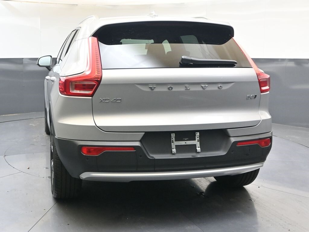 Used 2025 Volvo XC40 B5 Core Bright Theme SUV