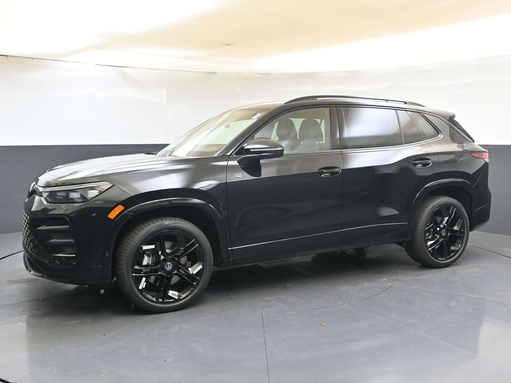 New 2026 Volkswagen Tiguan 2.0T SE R-Line Black SUV