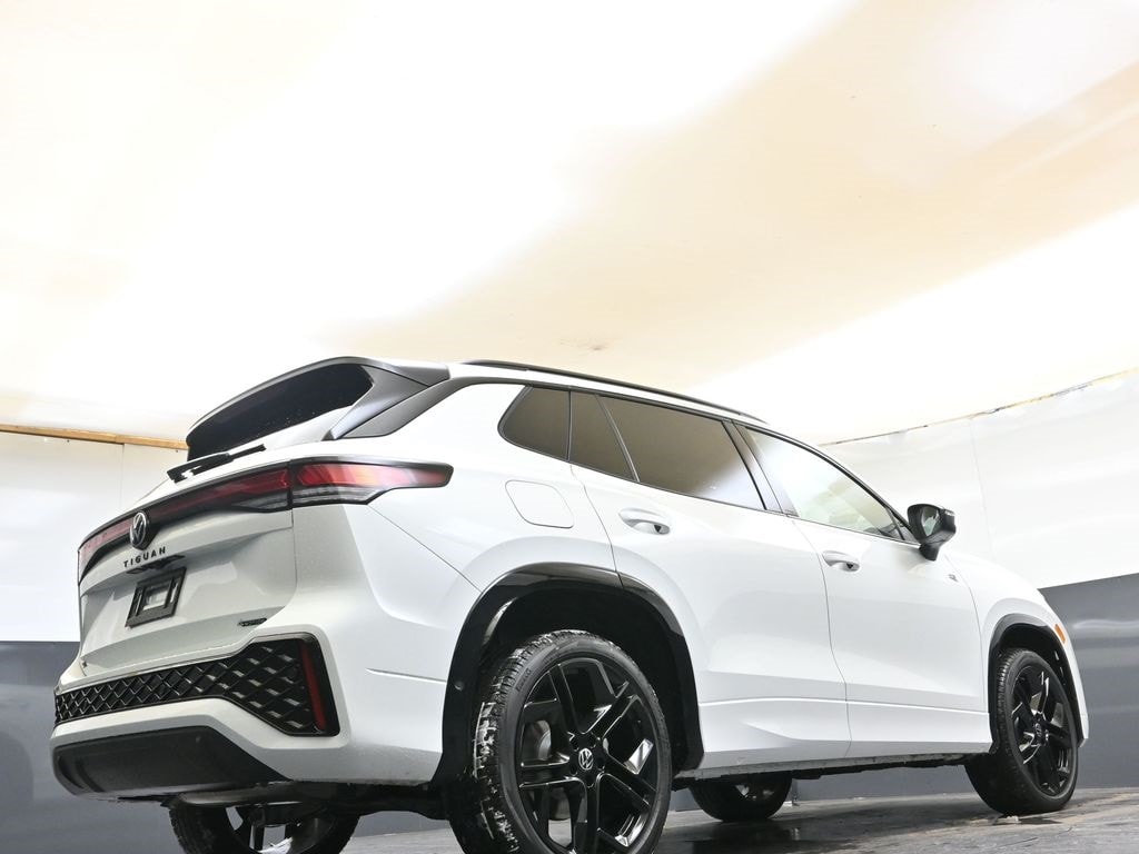 2026 Volkswagen Tiguan SE R-LINE BLACK - Photo 33