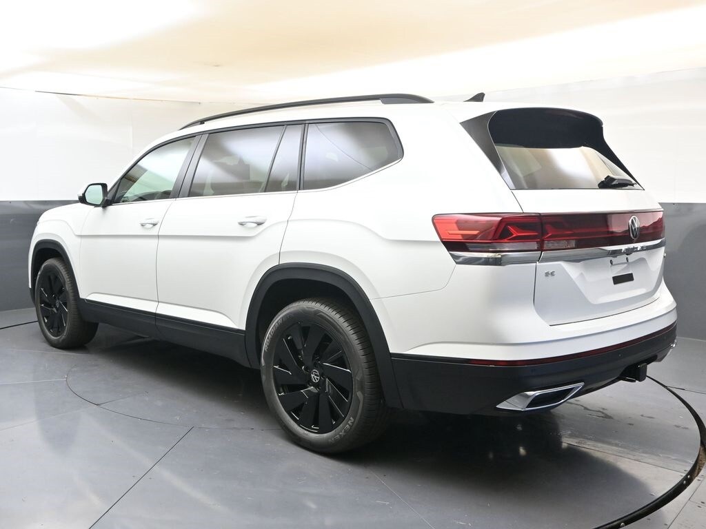 2026 Volkswagen Atlas SE Technology photo 2